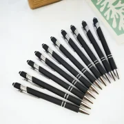 Kugelschreiber aus schwarzem Metall