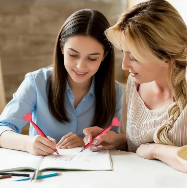 roter Herzkugelschreiber